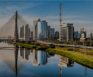 ônibus saindo da Rodoviária de Brasília para São Paulo